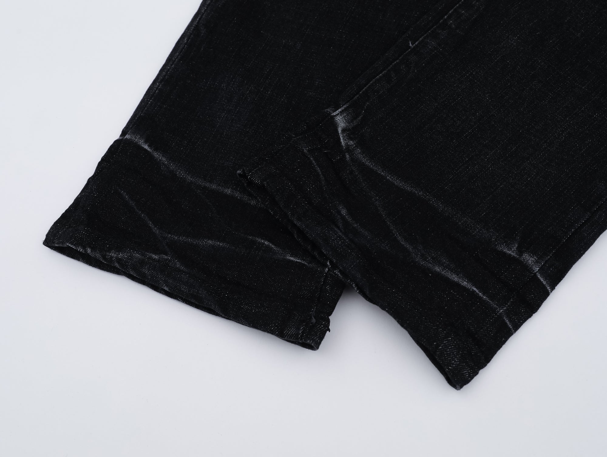 P506 BLK Ripped Jeans