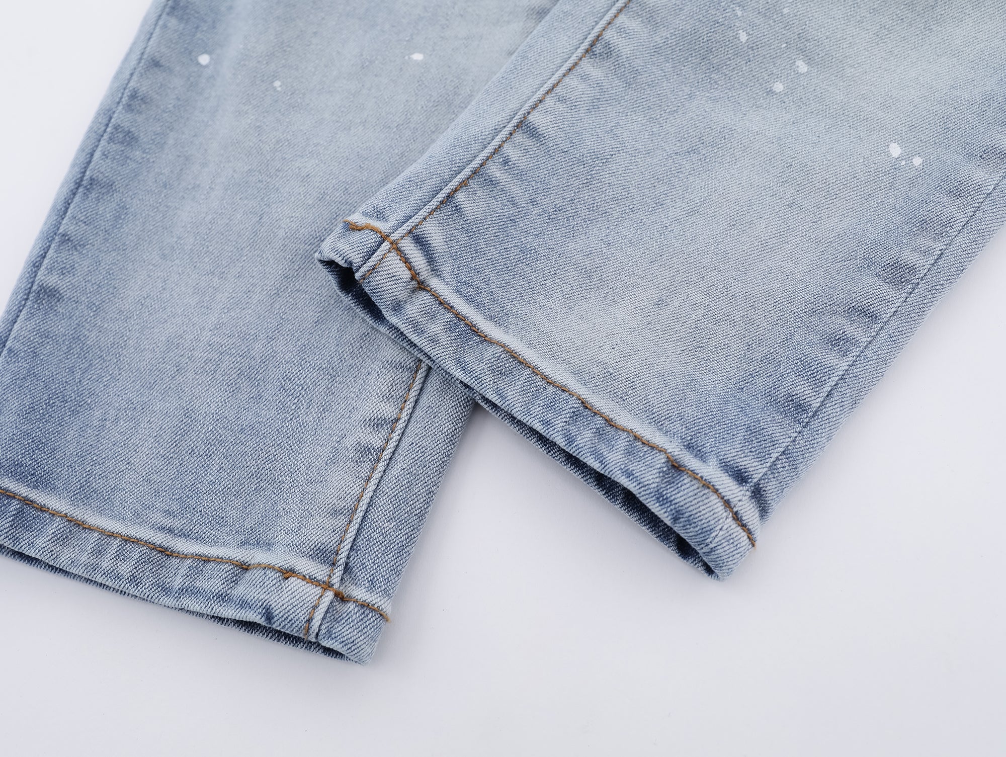 P129 Ripped Light Jeans