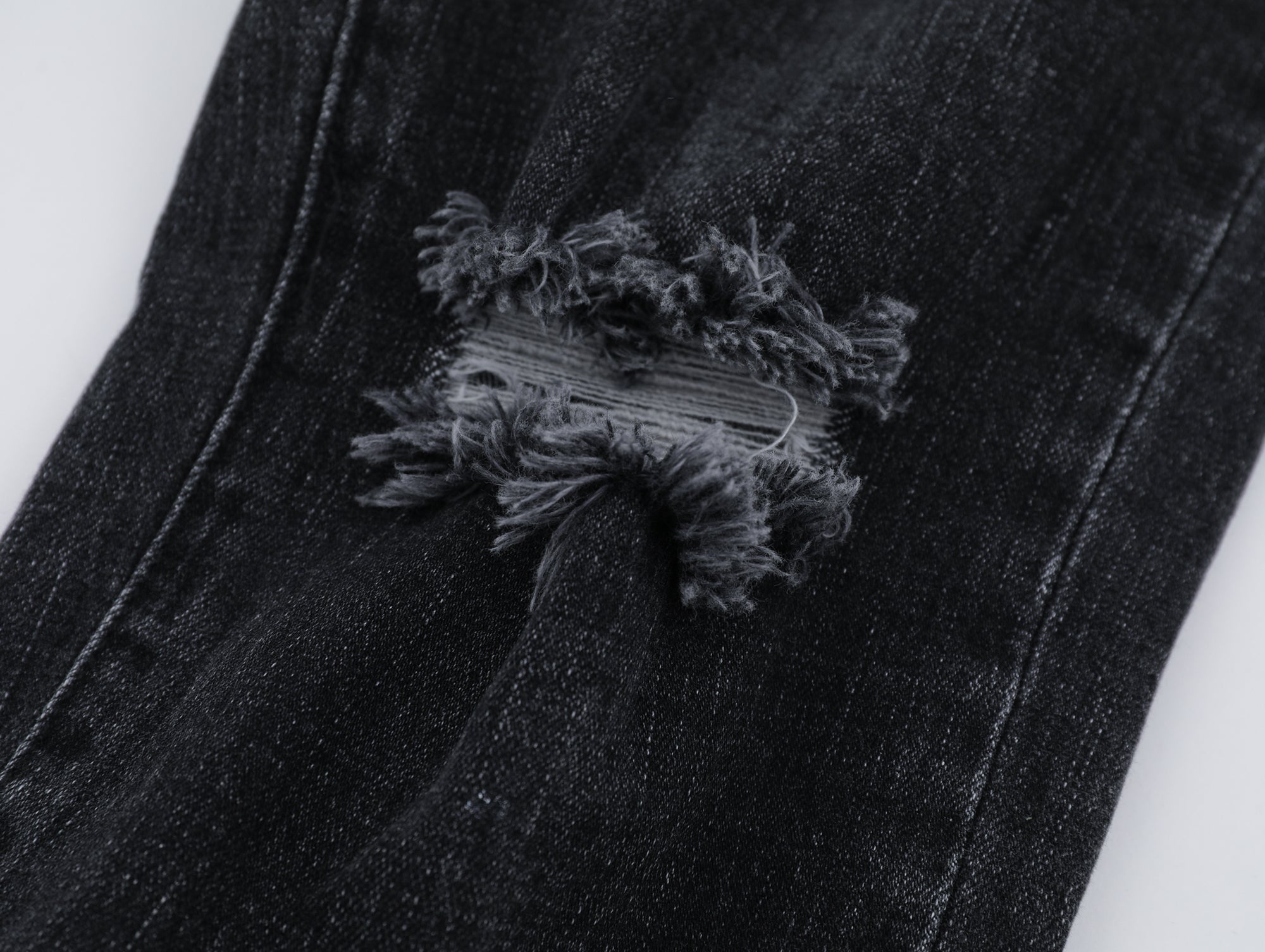 P108 BLK Jeans