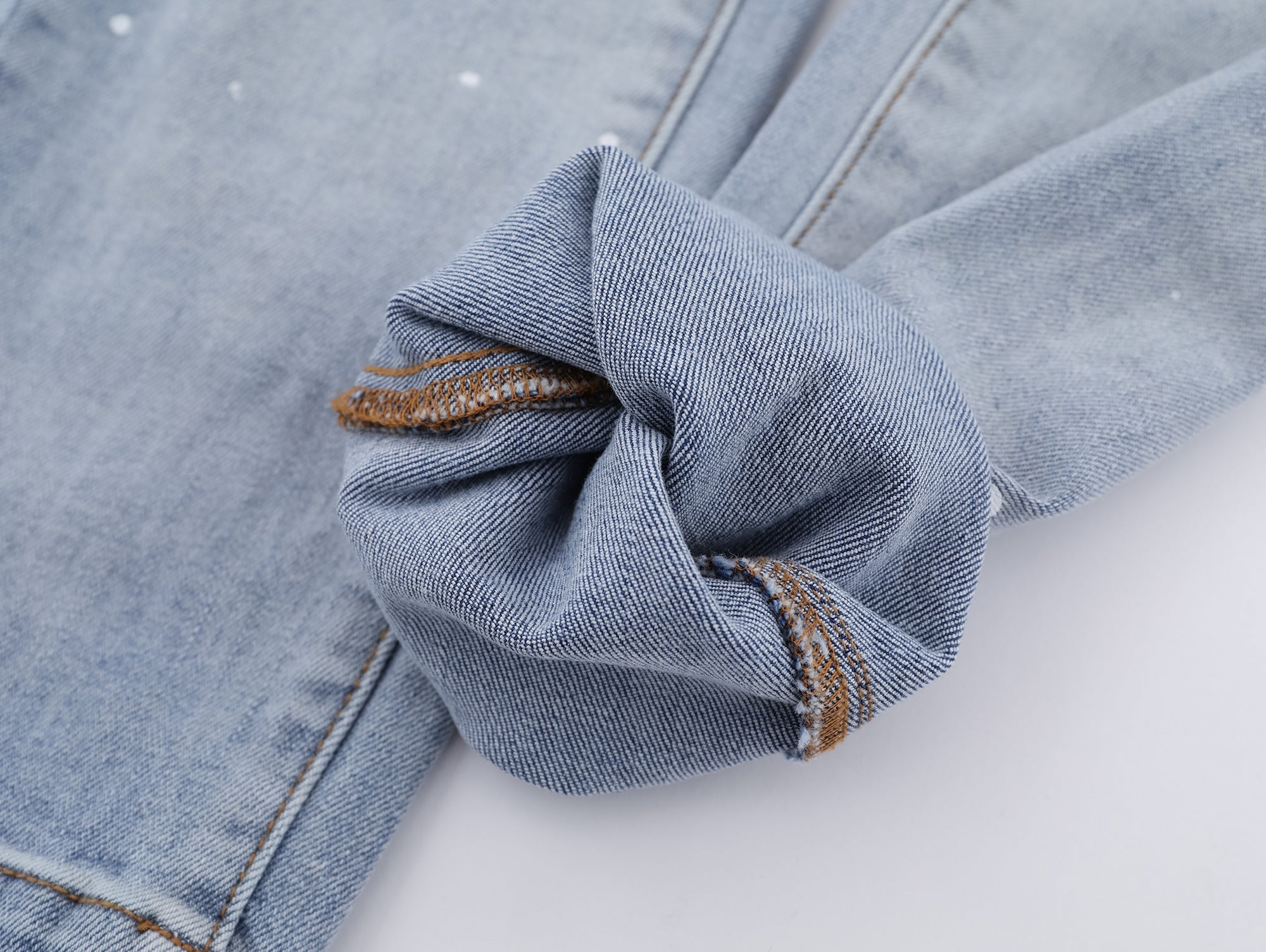 P129 Ripped Light Jeans