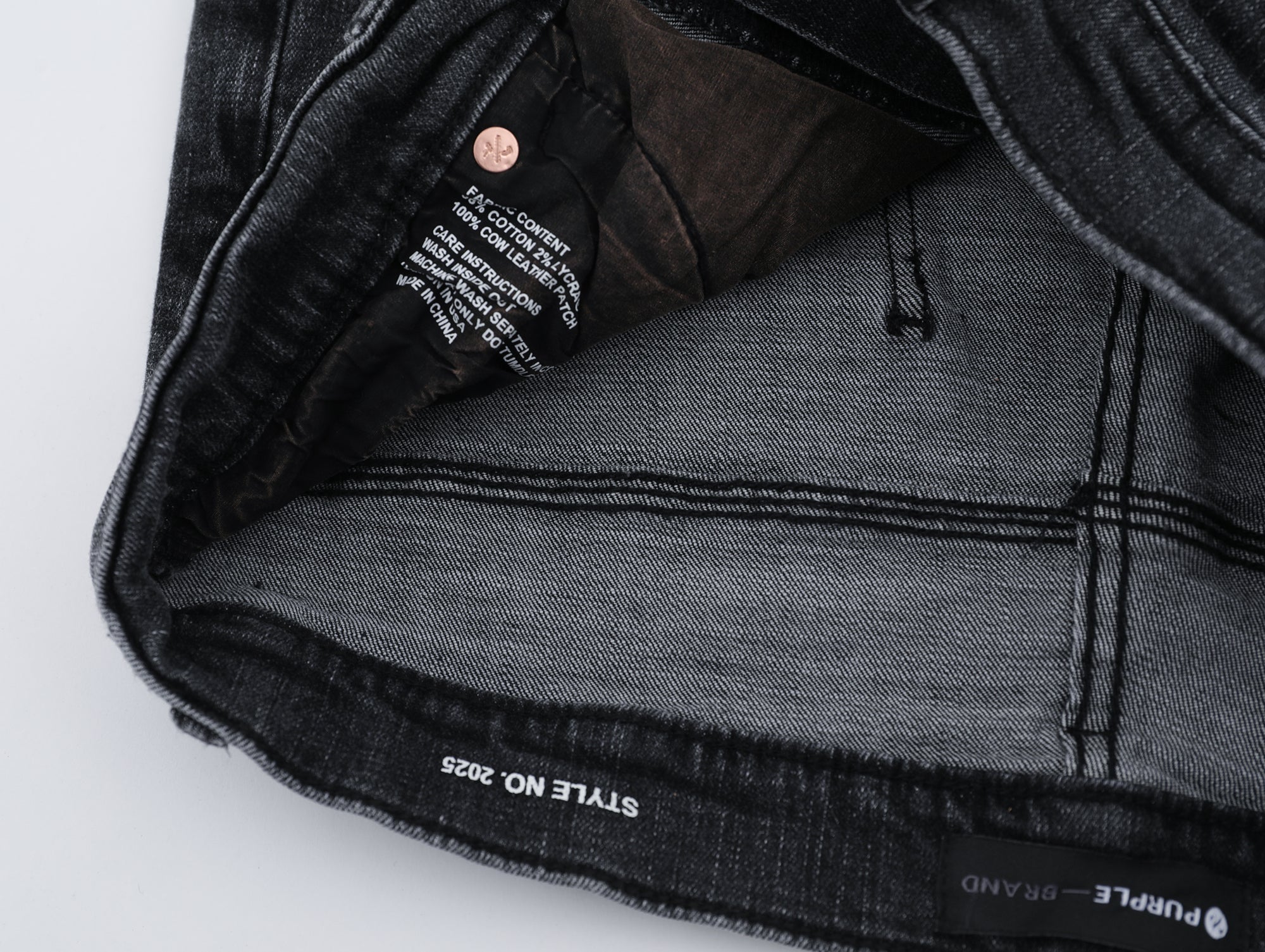 P108 BLK Jeans