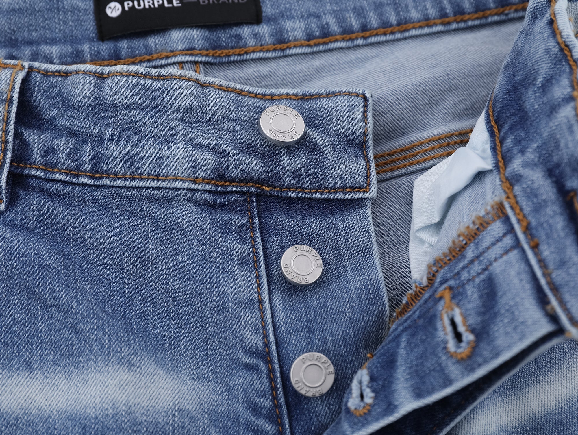 P129 Ripped Light Jeans
