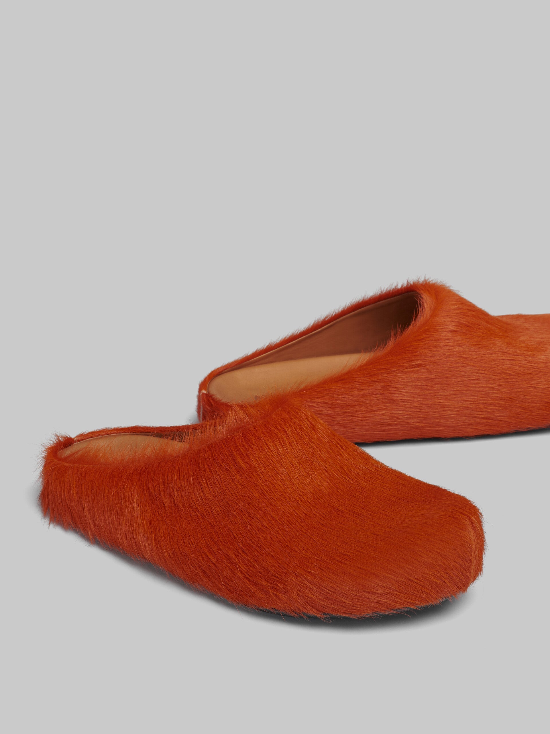 Brick Red Fussbett calf-hair slippers