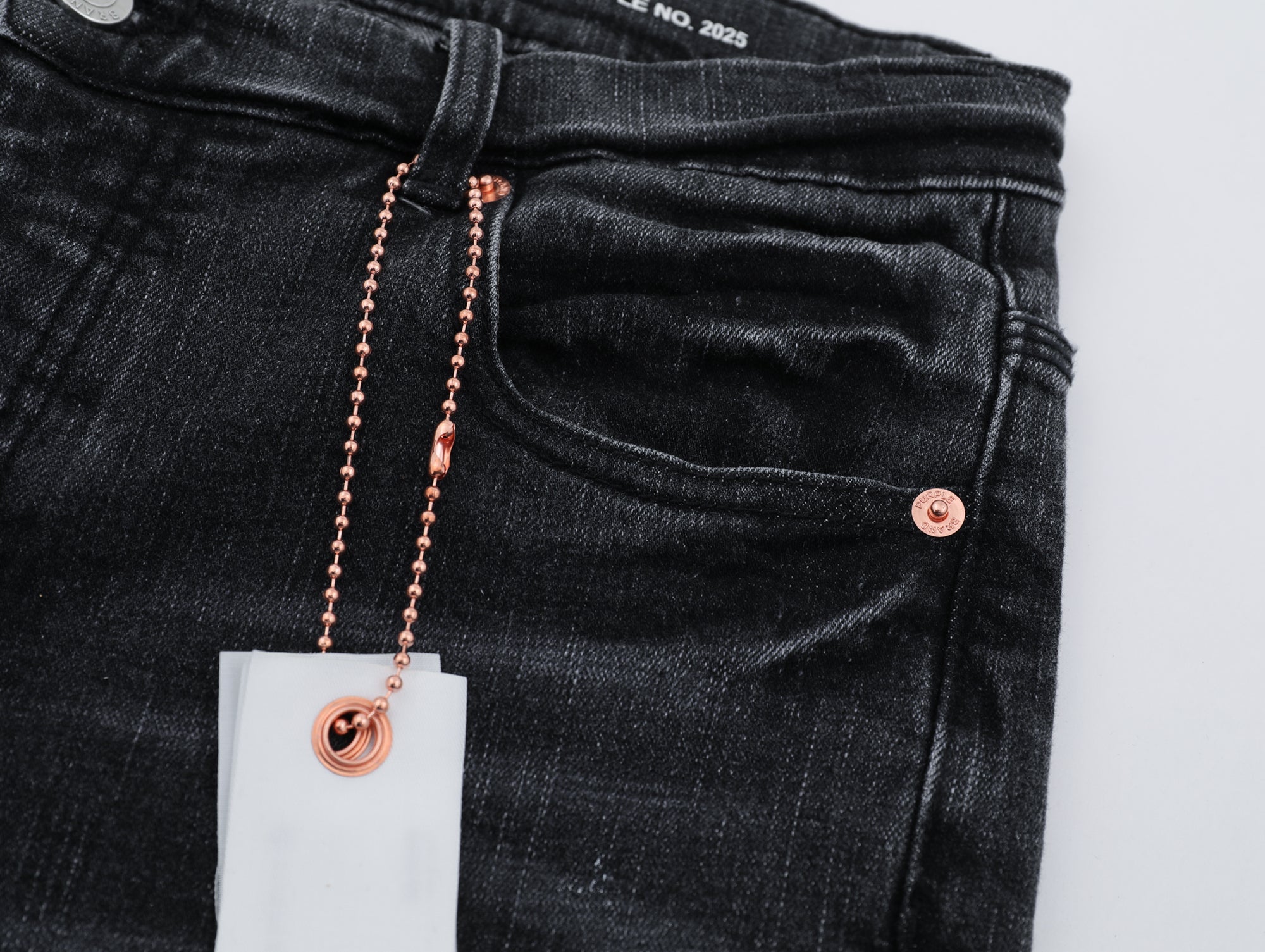 P108 BLK Jeans