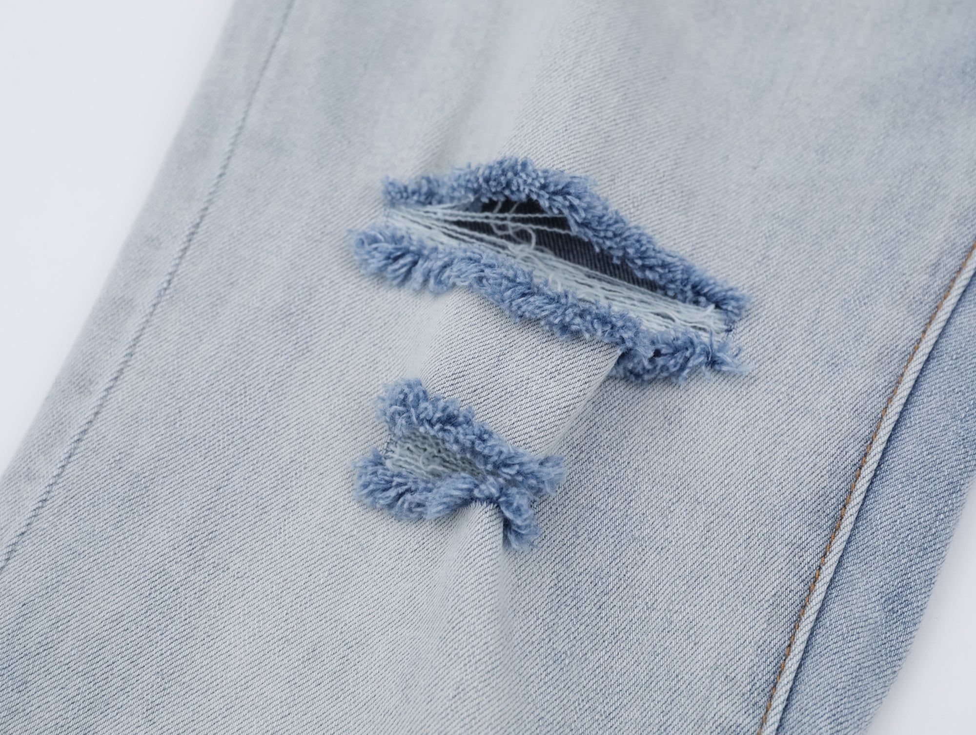 P122 Light Blue Jeans