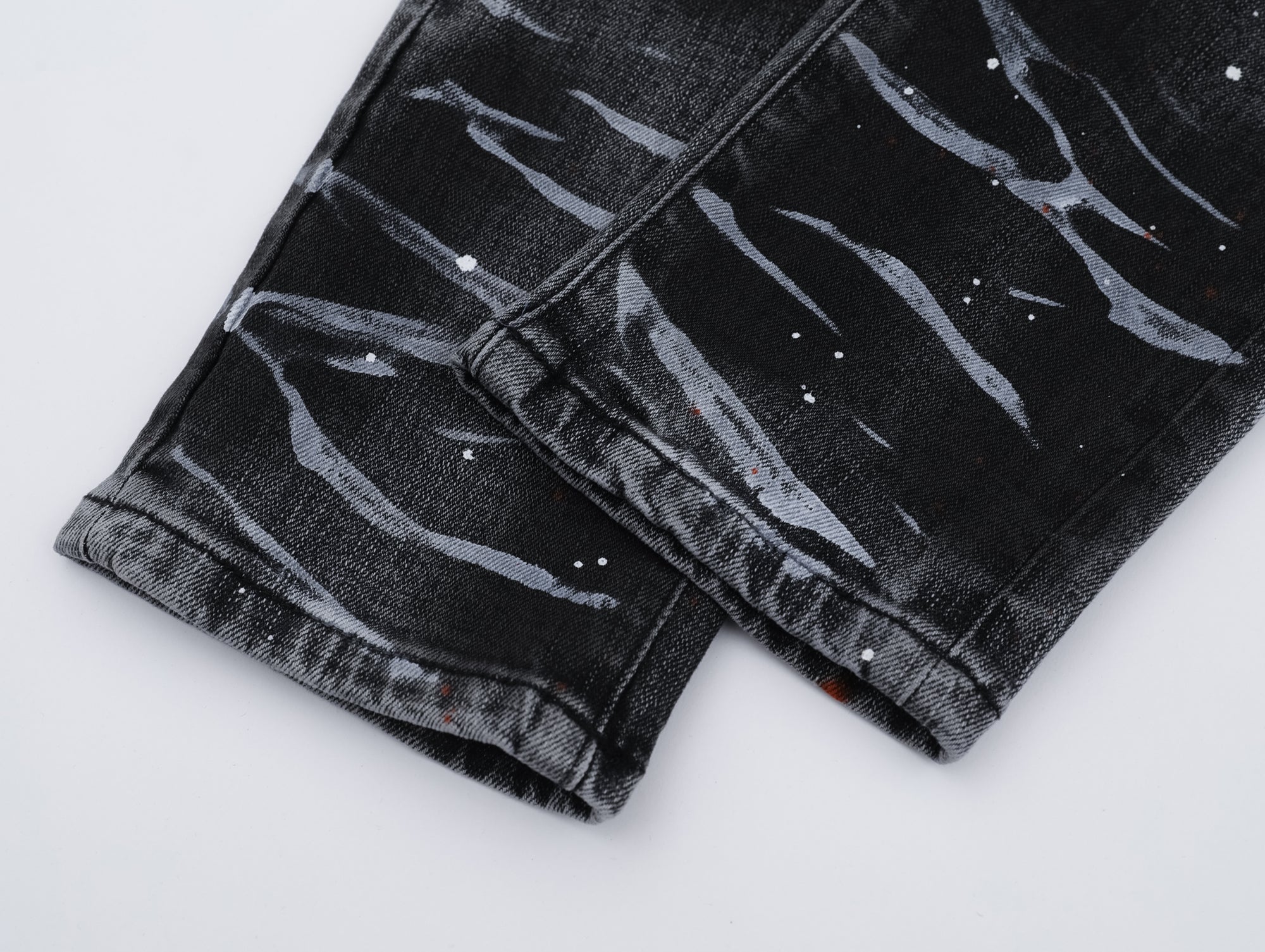 P131 Distressed Jeans